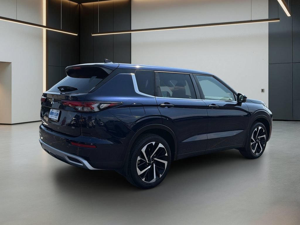 Used 2023 Mitsubishi Outlander SE FWD image 6