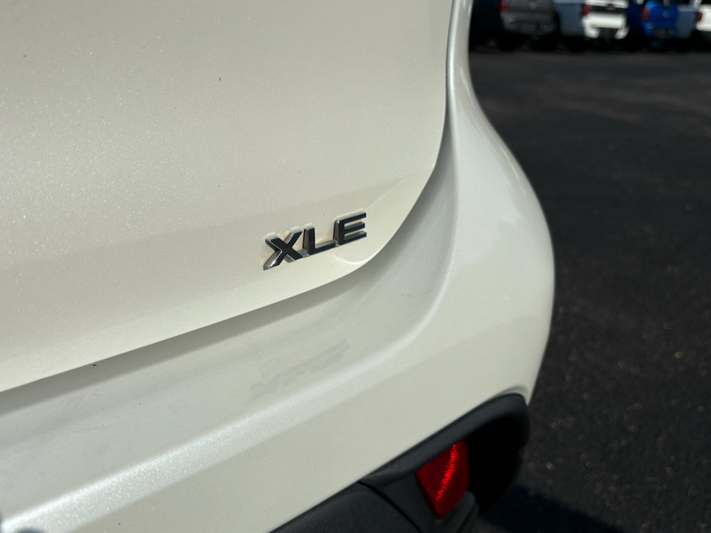 Used 2021 Toyota Highlander XLE FWD image 8