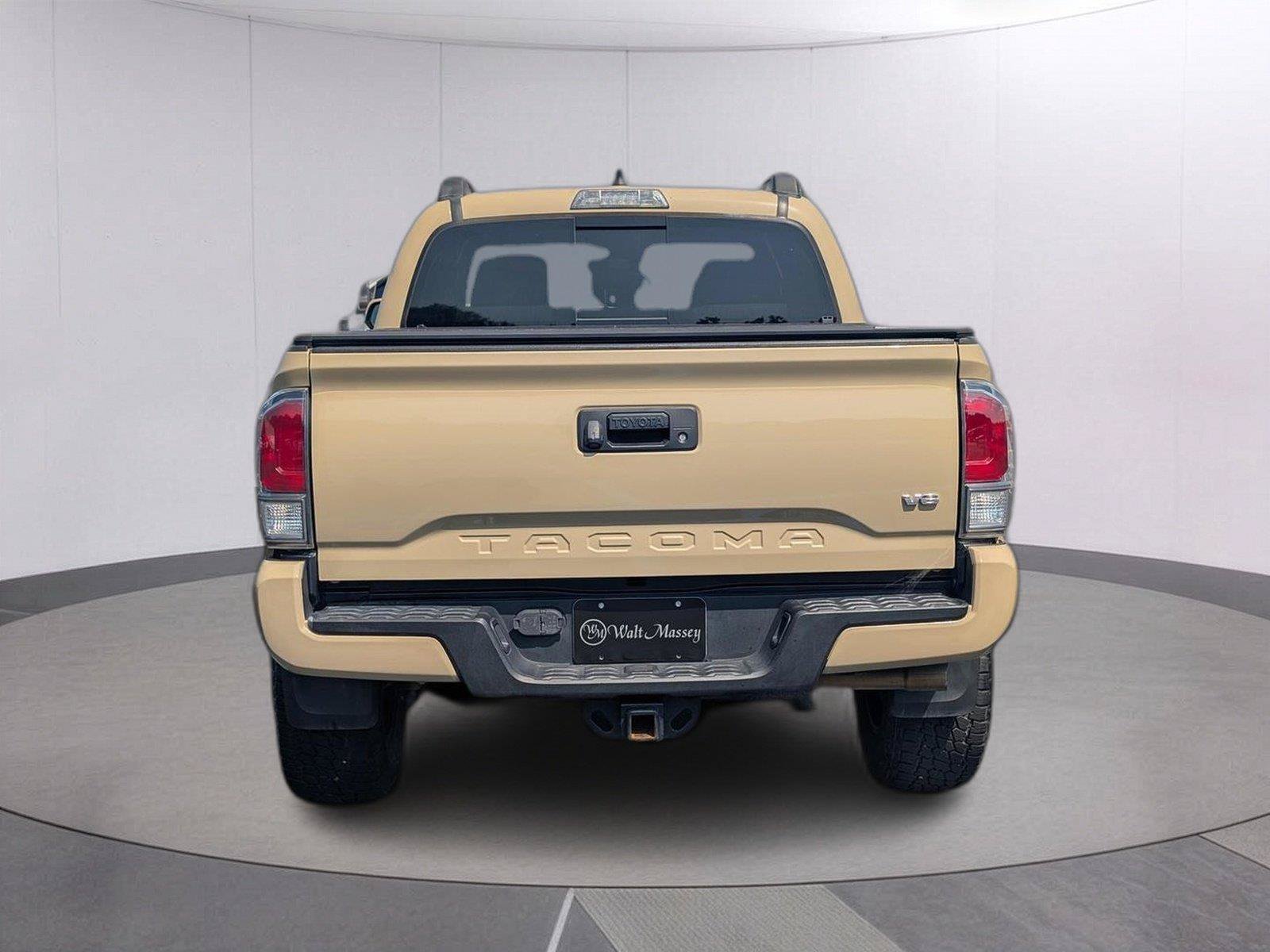 Used 2020 Toyota Tacoma TRD Sport AWD/4WD image 4