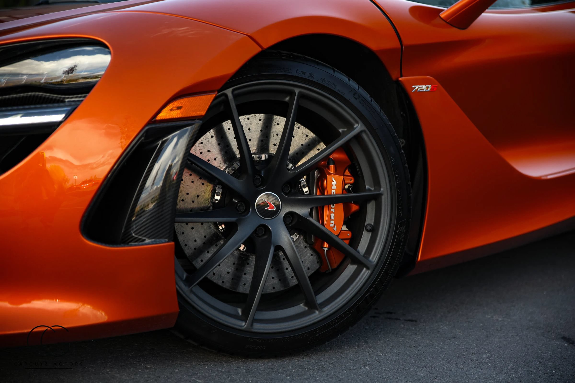 Used 2018 McLaren 720S RWD image 4