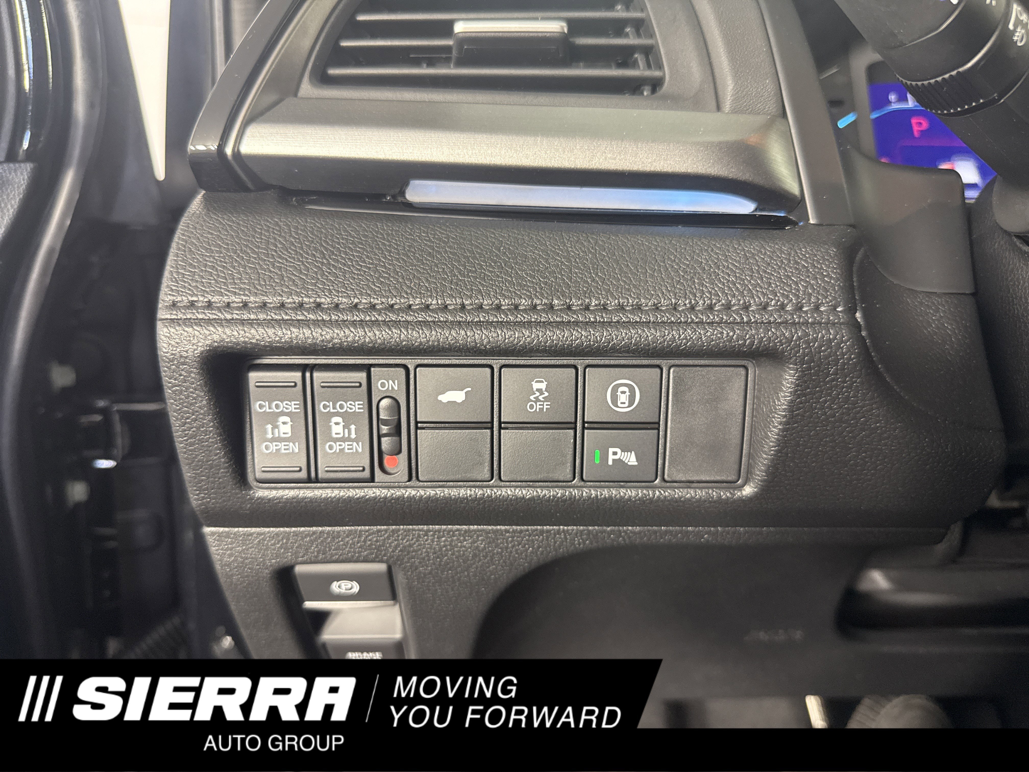 Certified 2024 Honda Odyssey Touring image 1