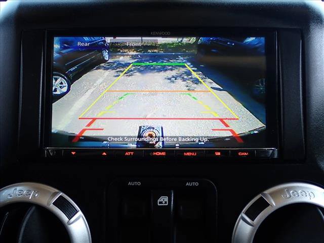 Used 2015 Jeep Wrangler Rubicon AWD/4WD image 16