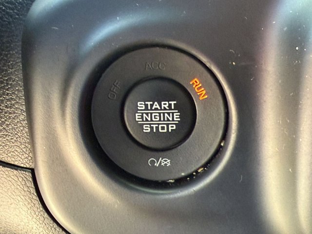 Used 2023 Jeep Gladiator Sport AWD/4WD image 28