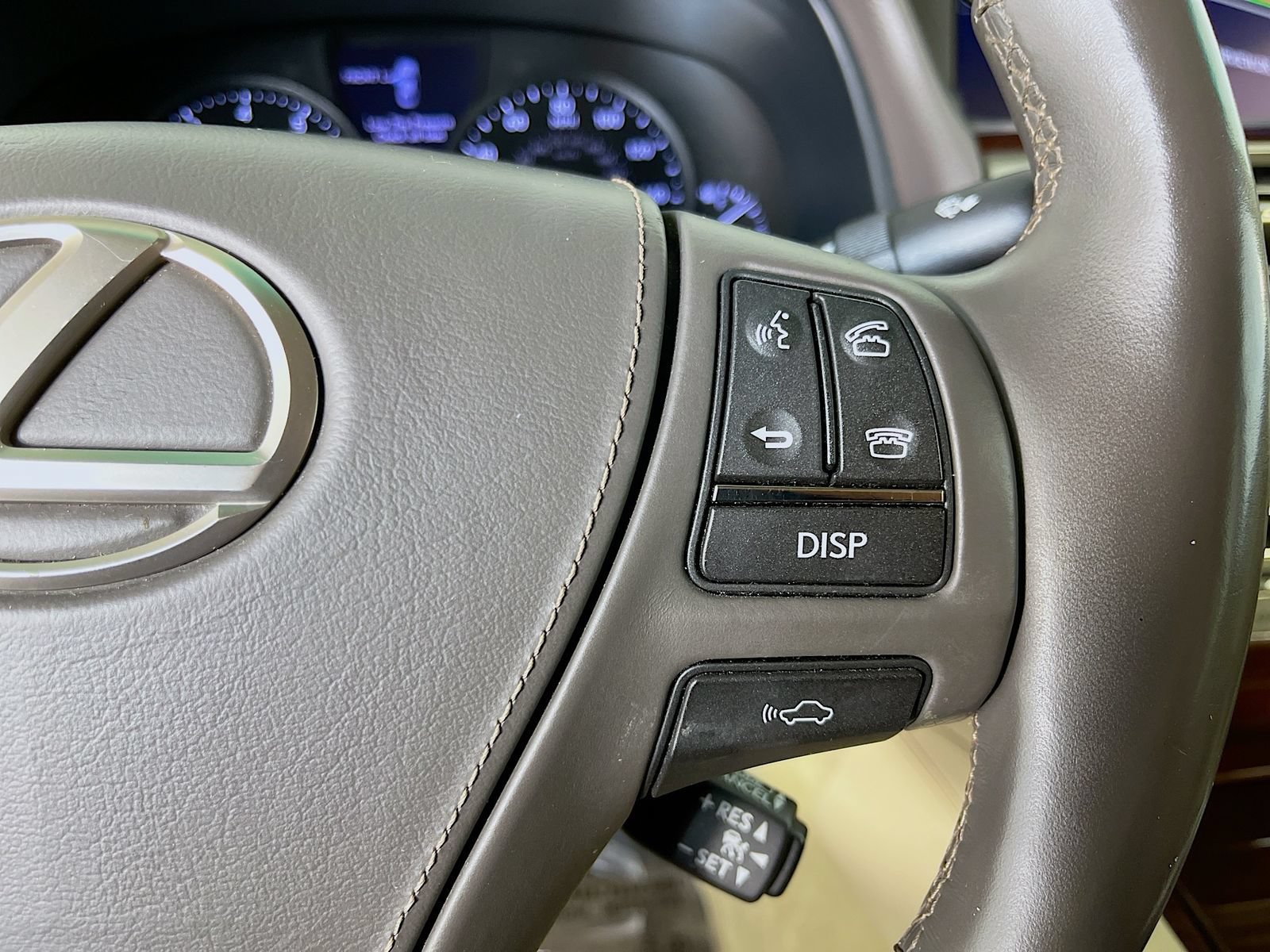 Used 2017 Lexus LS 460 w/ Comfort Package RWD image 15