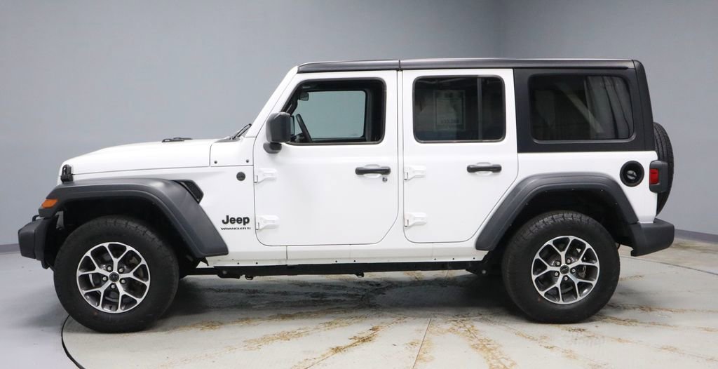 Used 2024 Jeep Wrangler Sport S image 7