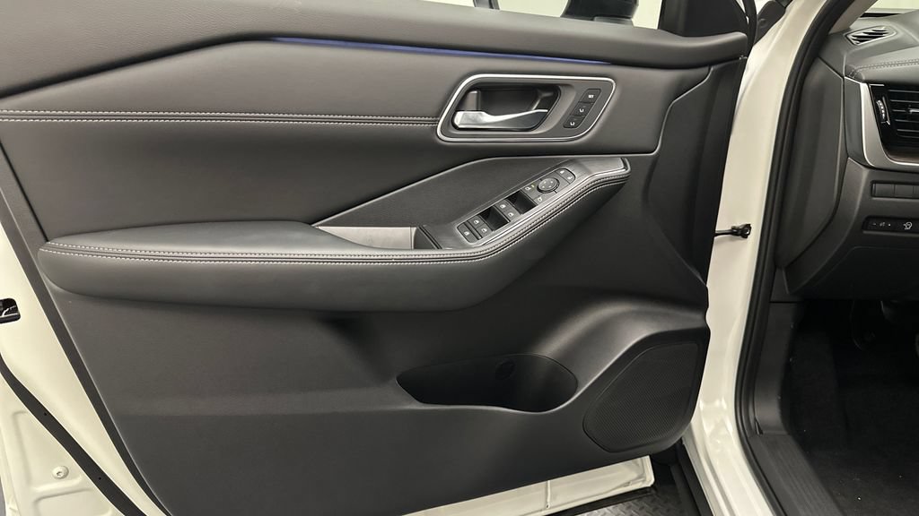 New 2026 Nissan Rogue Platinum AWD/4WD image 15
