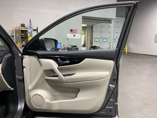 Certified 2022 Nissan Rogue Sport SL AWD/4WD image 28