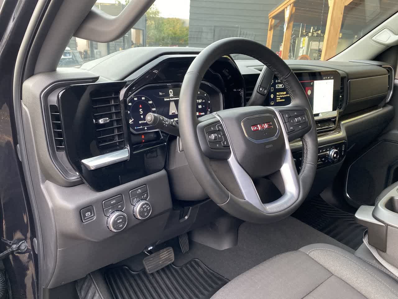 Used 2026 GMC Sierra 1500 Elevation AWD/4WD image 2