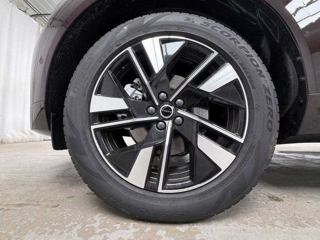 New 2026 Volvo XC60 B5 Plus w/ Climate Package image 14