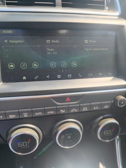 Used 2018 Jaguar E-PACE SE image 10