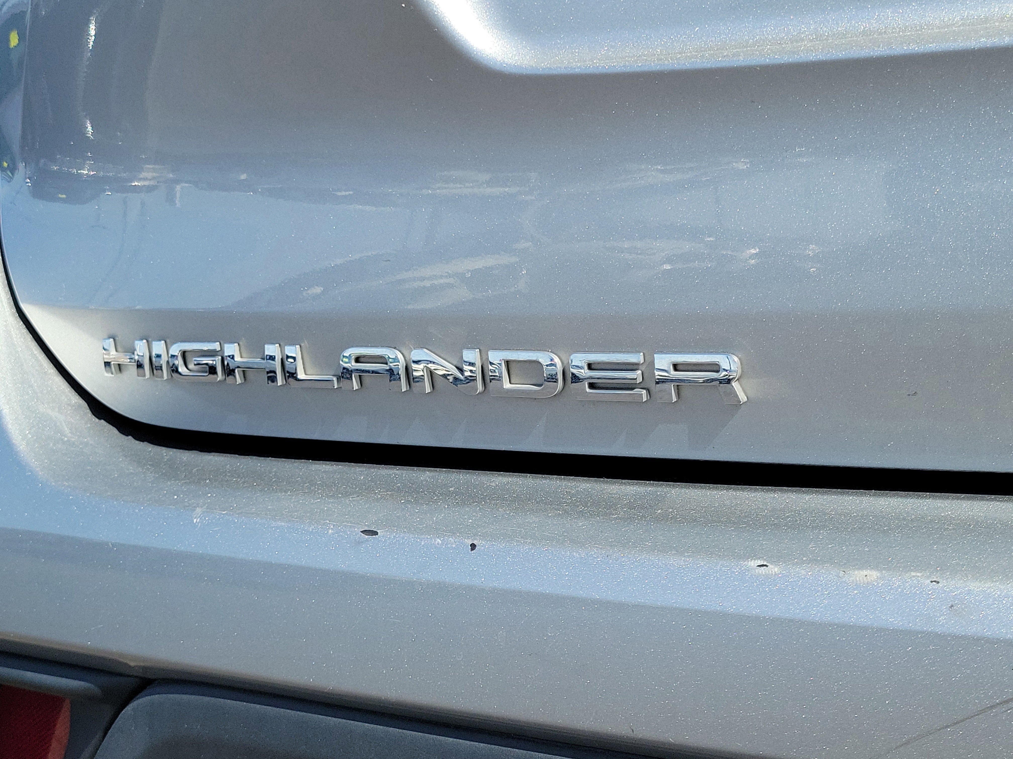 Used 2024 Toyota Highlander LE image 6