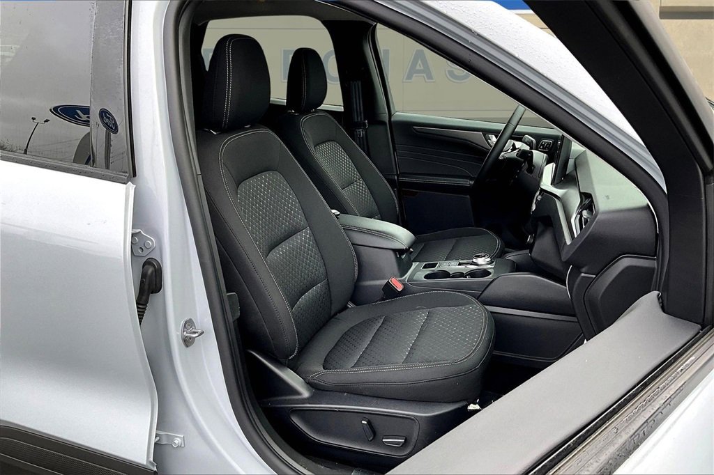 New 2025 Ford Escape Active w/ Active Premium Tech Pack image 11