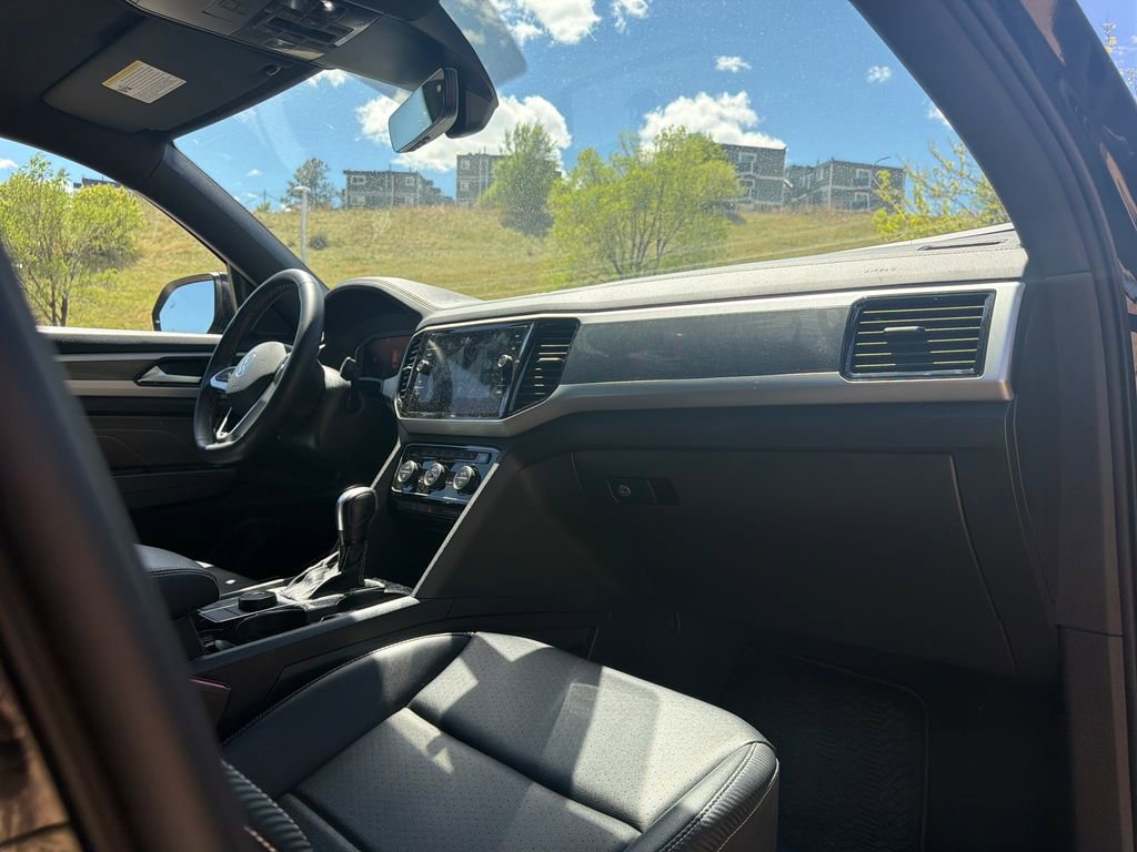 Used 2022 Volkswagen Atlas Cross Sport SEL image 33
