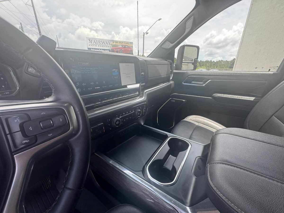 Used 2024 Chevrolet Silverado 2500 LTZ w/ LTZ Plus Package AWD/4WD image 17