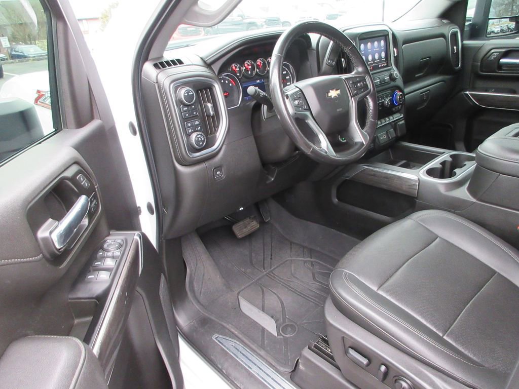 Certified 2022 Chevrolet Silverado 3500 LTZ w/ LTZ Convenience Package image 16