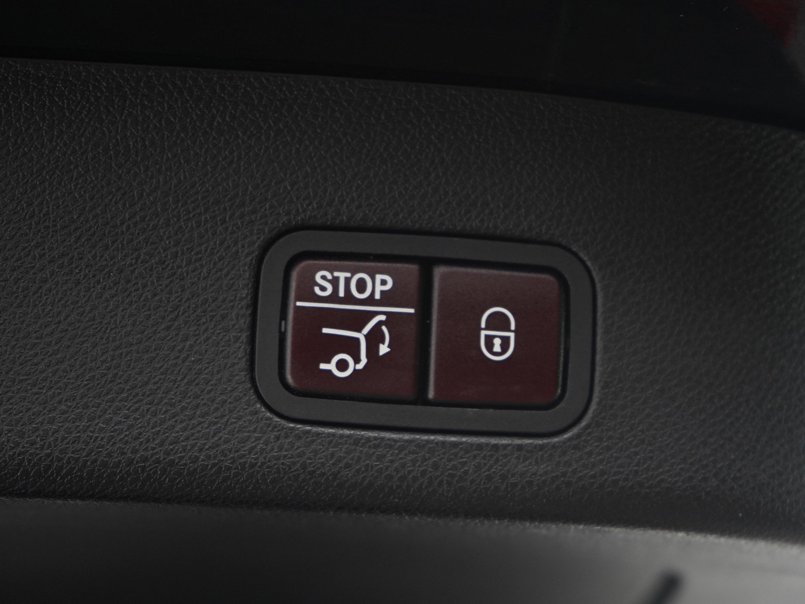 Used 2018 Mercedes-Benz GLS 550 4MATIC image 19