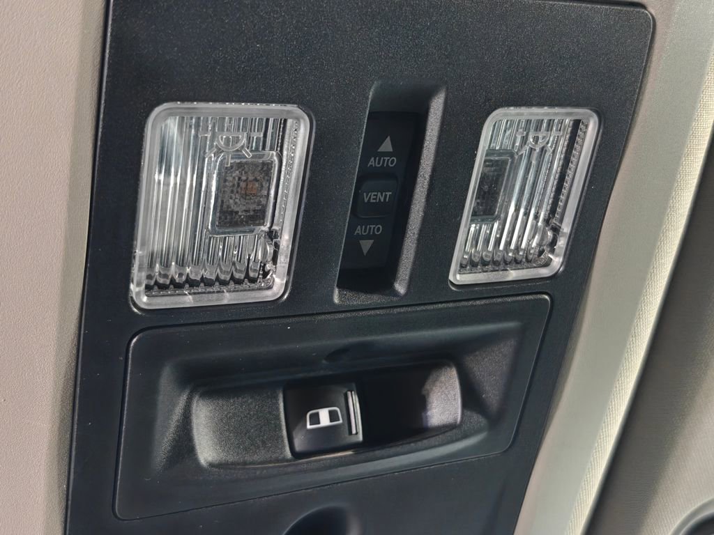 Used 2014 RAM 2500 Laramie w/ Convenience Group image 10