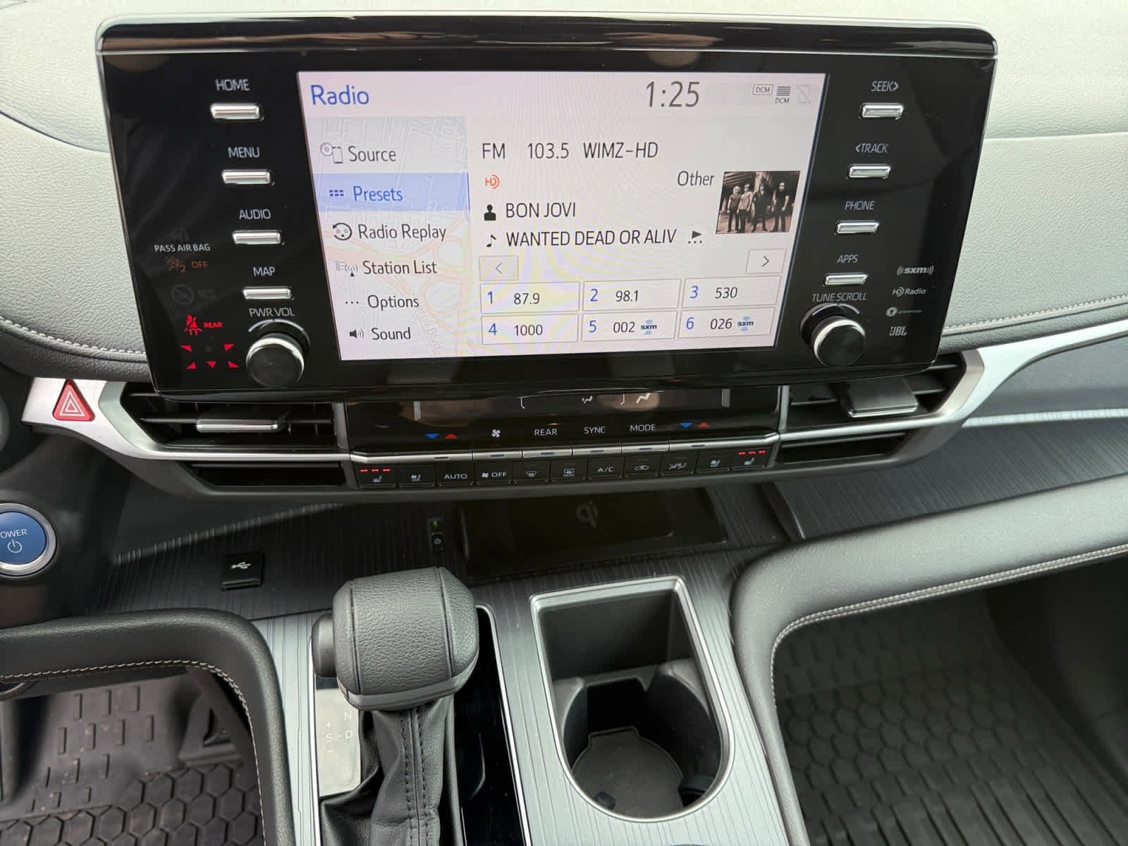 Used 2023 Toyota Sienna XSE image 20