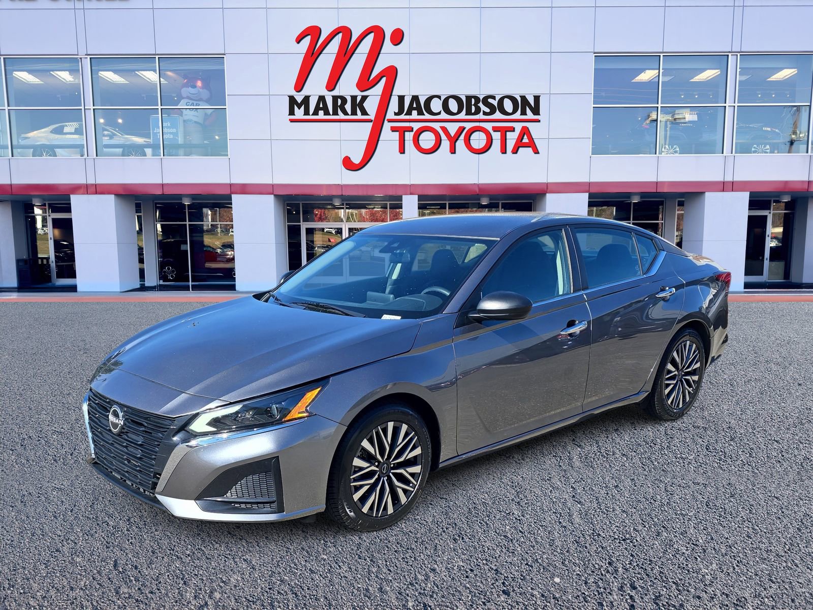 Used 2024 Nissan Altima 2.5 SV