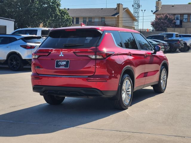 Used 2023 Mitsubishi Outlander ES FWD image 14
