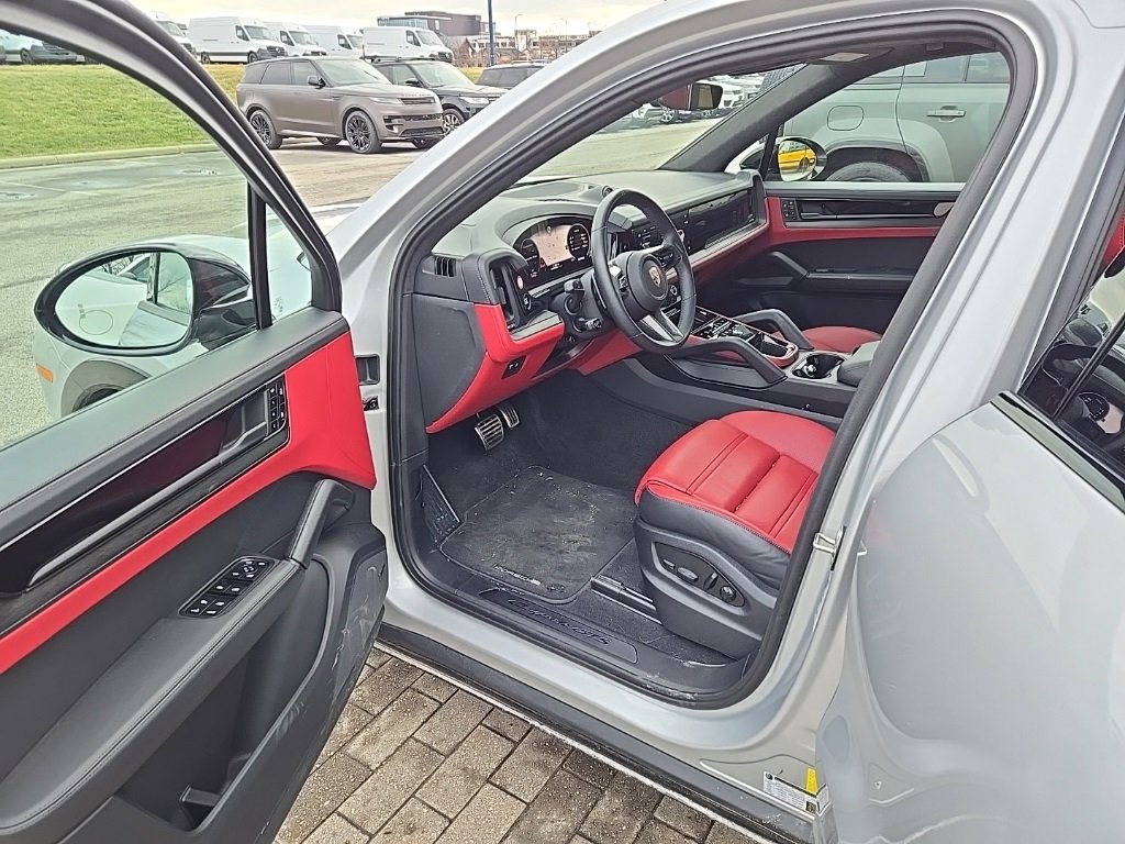 Used 2025 Porsche Cayenne GTS image 16