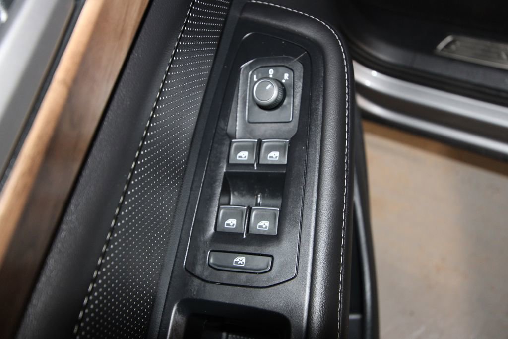 Used 2025 Volkswagen Atlas SE image 6