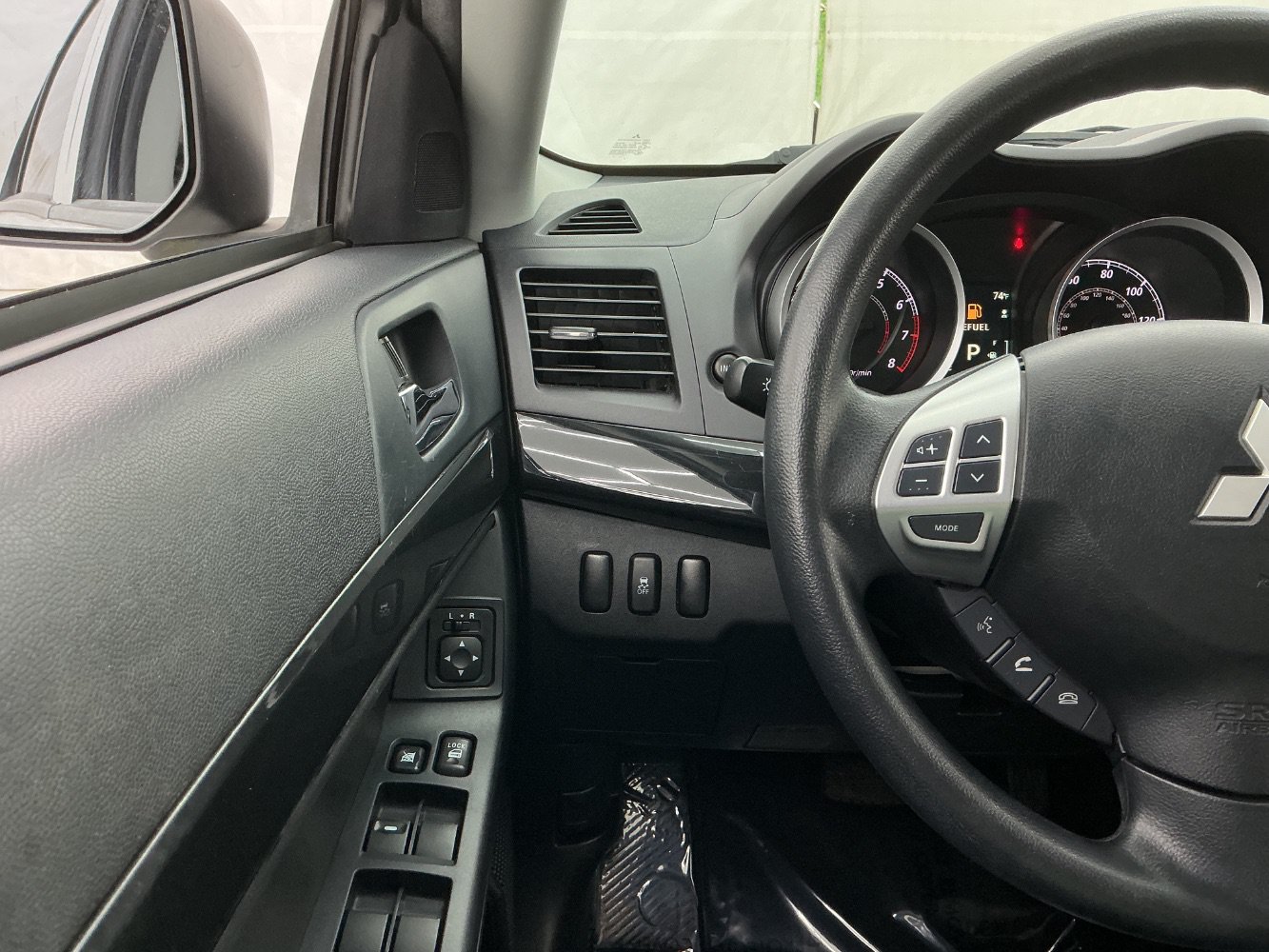 Used 2016 Mitsubishi Lancer ES AWD/4WD image 32