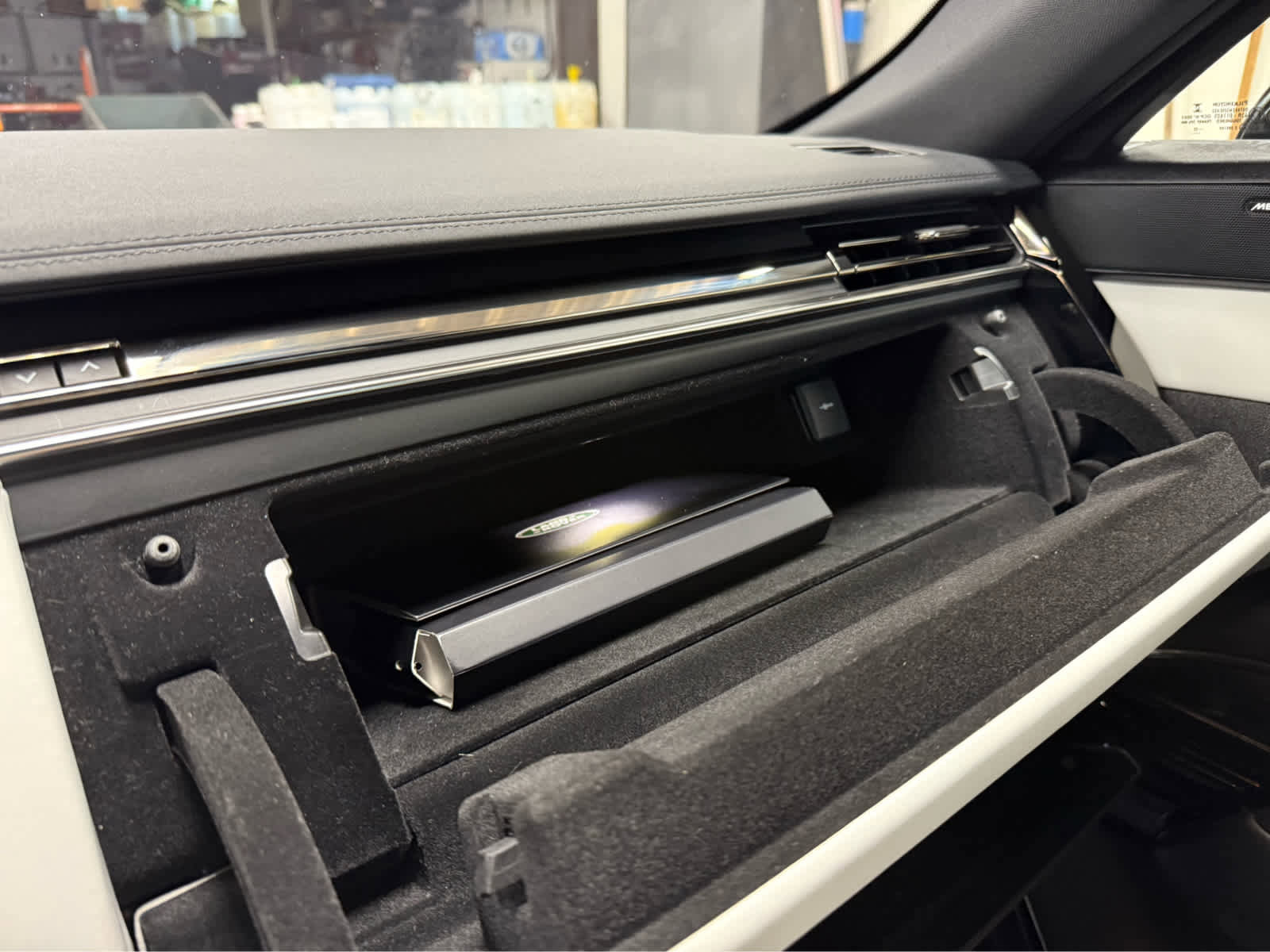 Used 2023 Land Rover Range Rover Sport SE Dynamic image 22