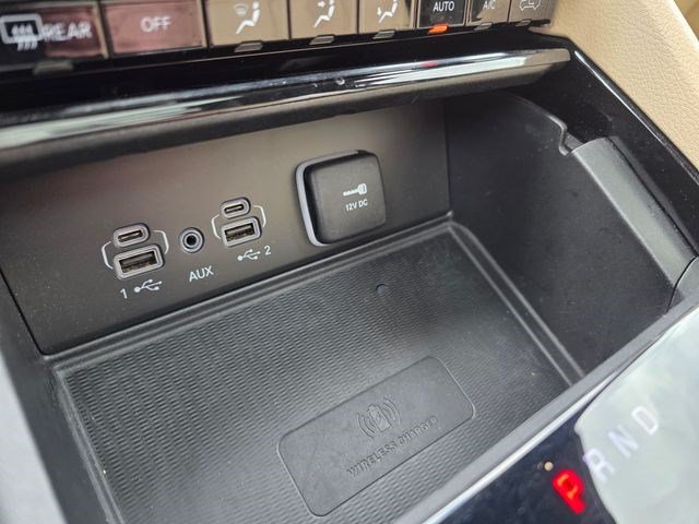 Certified 2023 Jeep Grand Cherokee Limited w/ Luxury Tech Group II AWD/4WD image 38