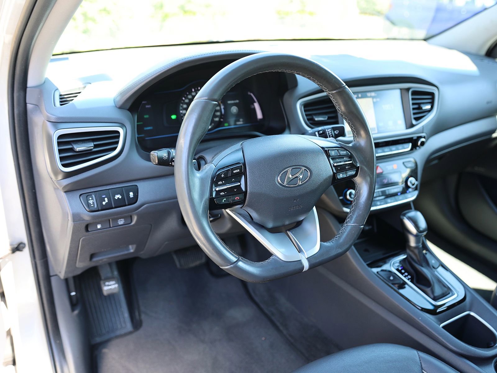 Used 2019 Hyundai Ioniq Limited w/ Ultimate Package 02 image 15