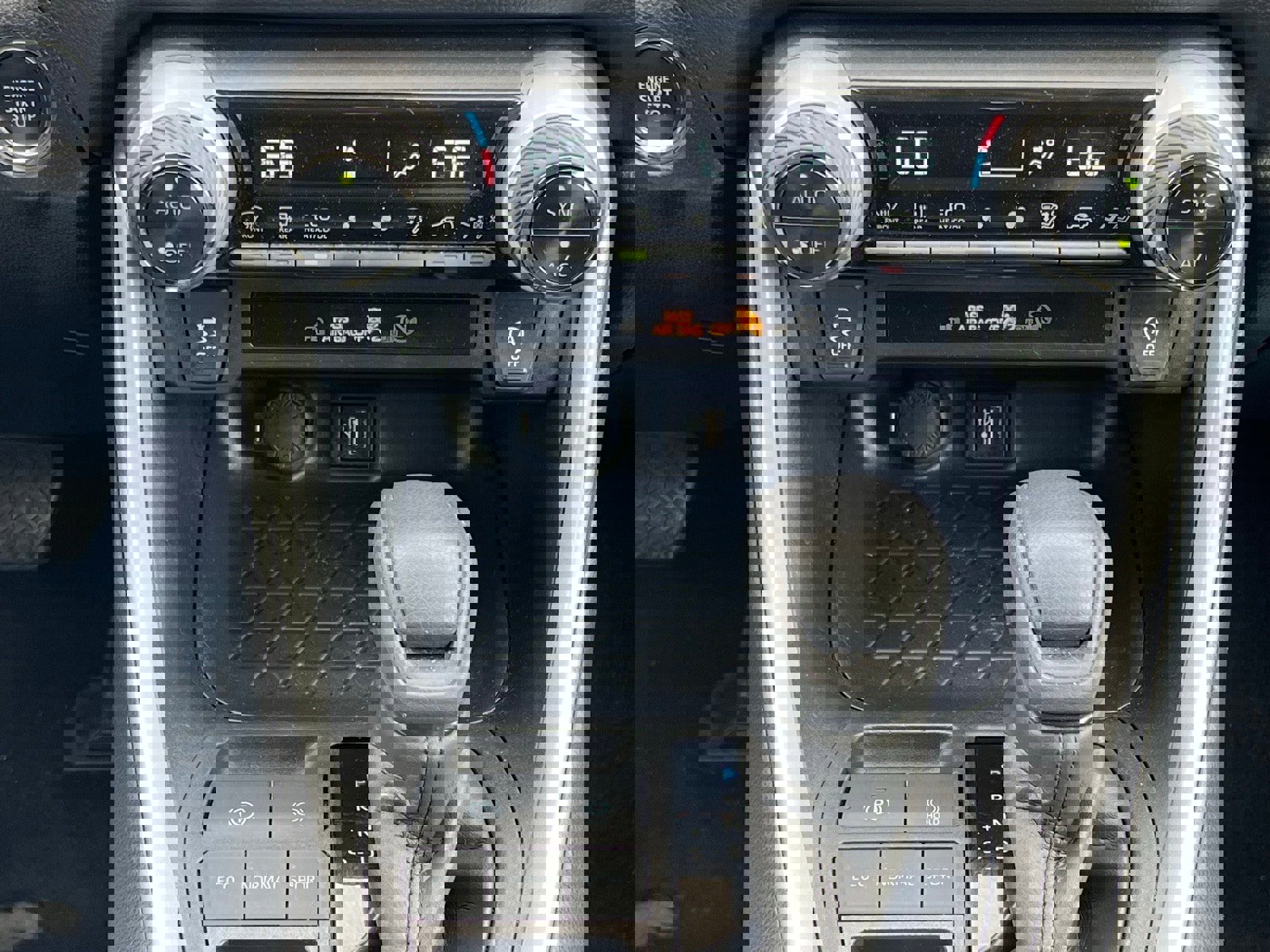 Used 2025 Toyota RAV4 XLE image 31