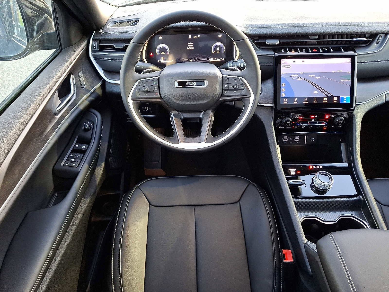 New 2025 Jeep Grand Cherokee Limited image 7