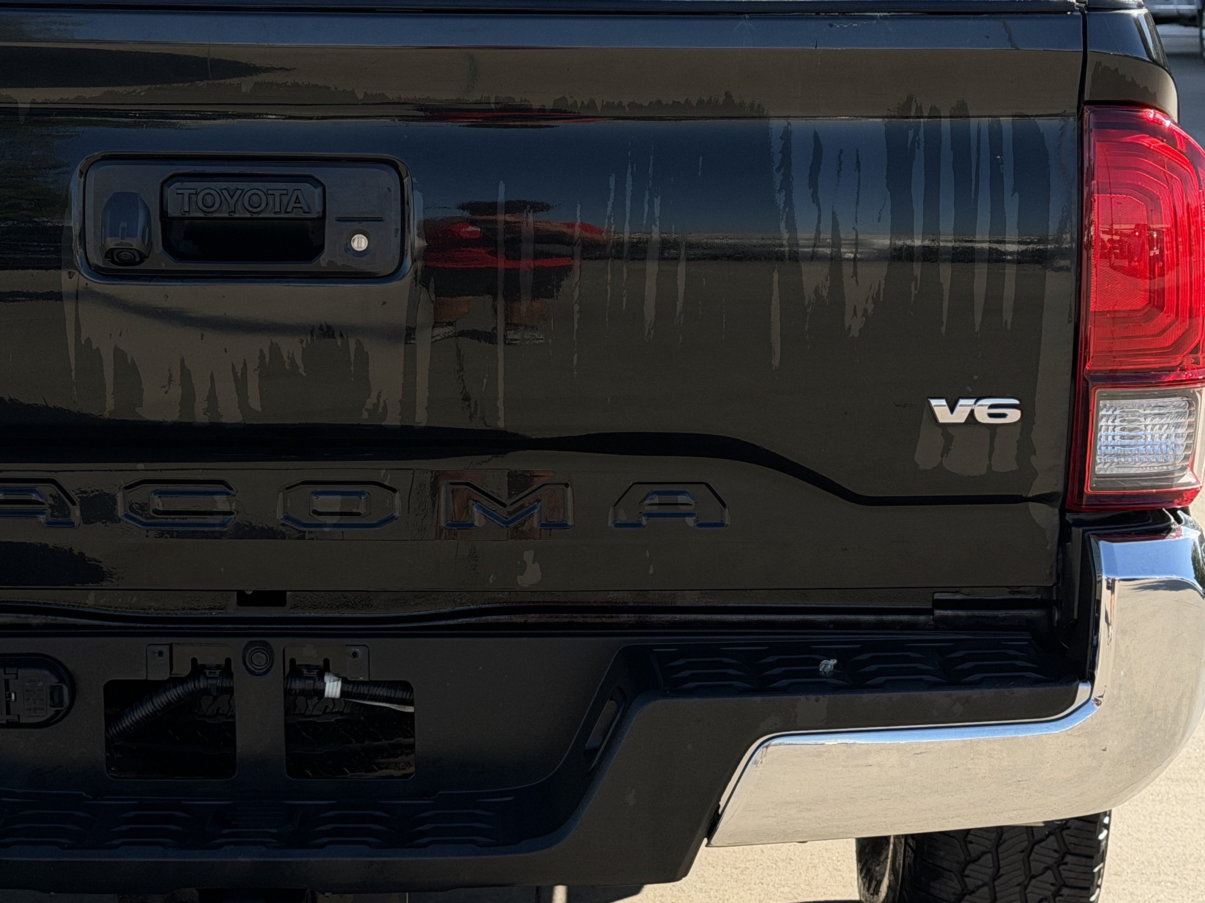 Used 2020 Toyota Tacoma SR5 RWD image 6