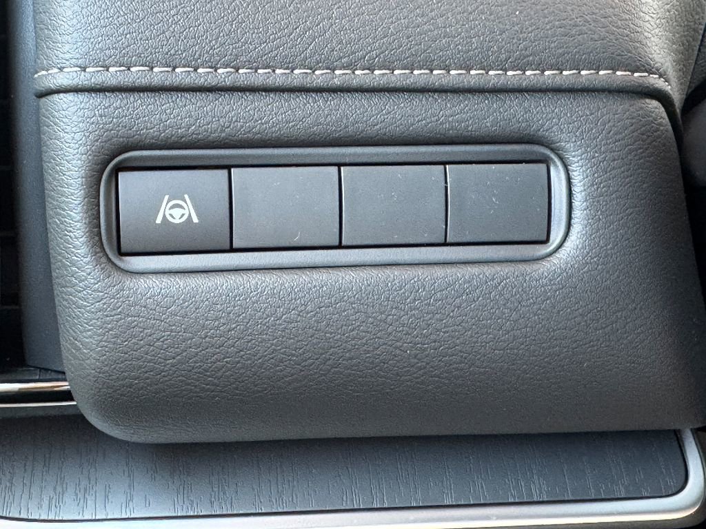 New 2025 Nissan Armada SV image 19