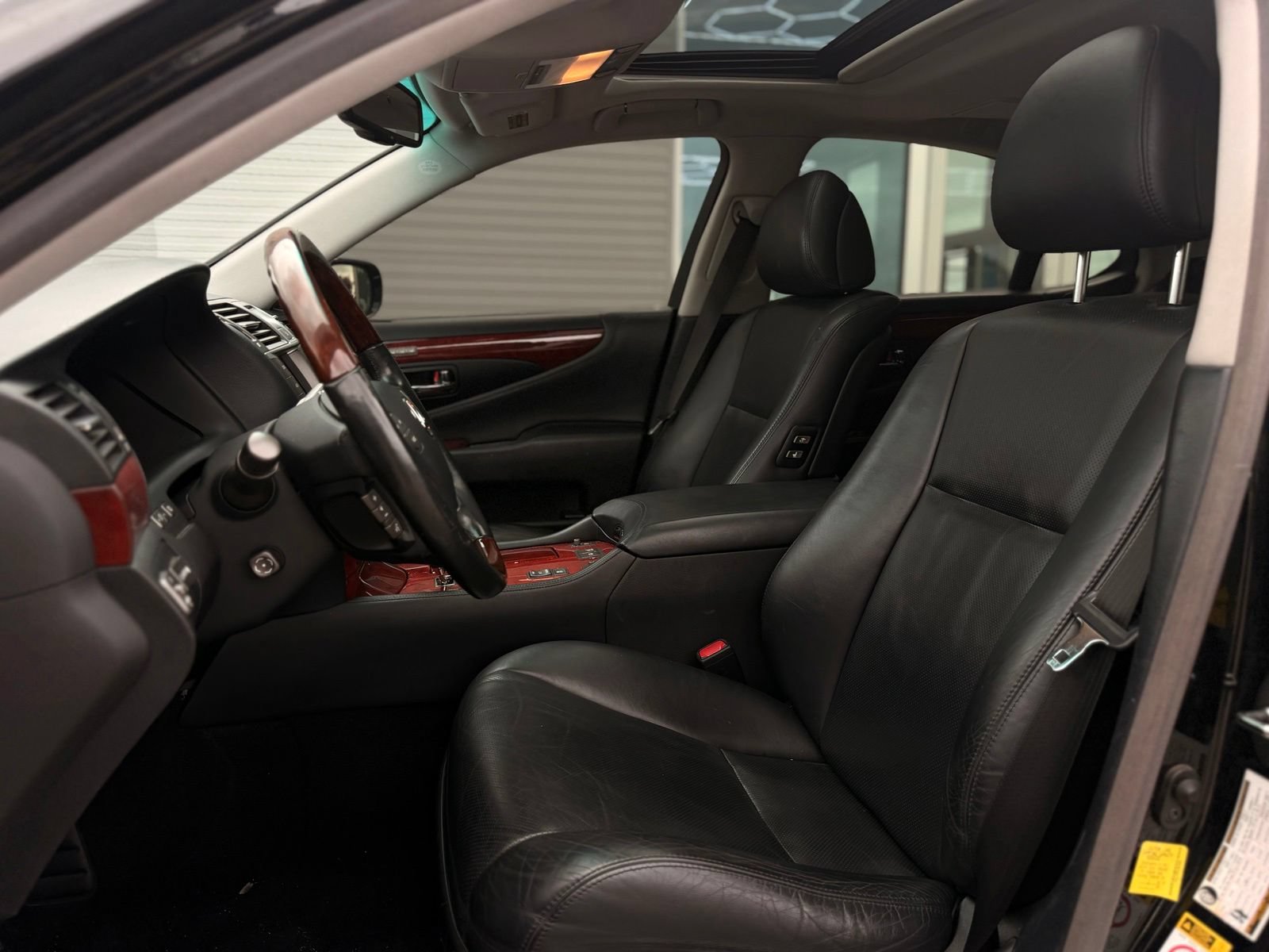 Used 2012 Lexus LS 460 AWD w/ Comfort Pkg image 17