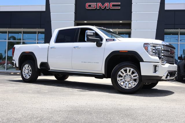 Used 2022 GMC Sierra 3500 Denali AWD/4WD image 2