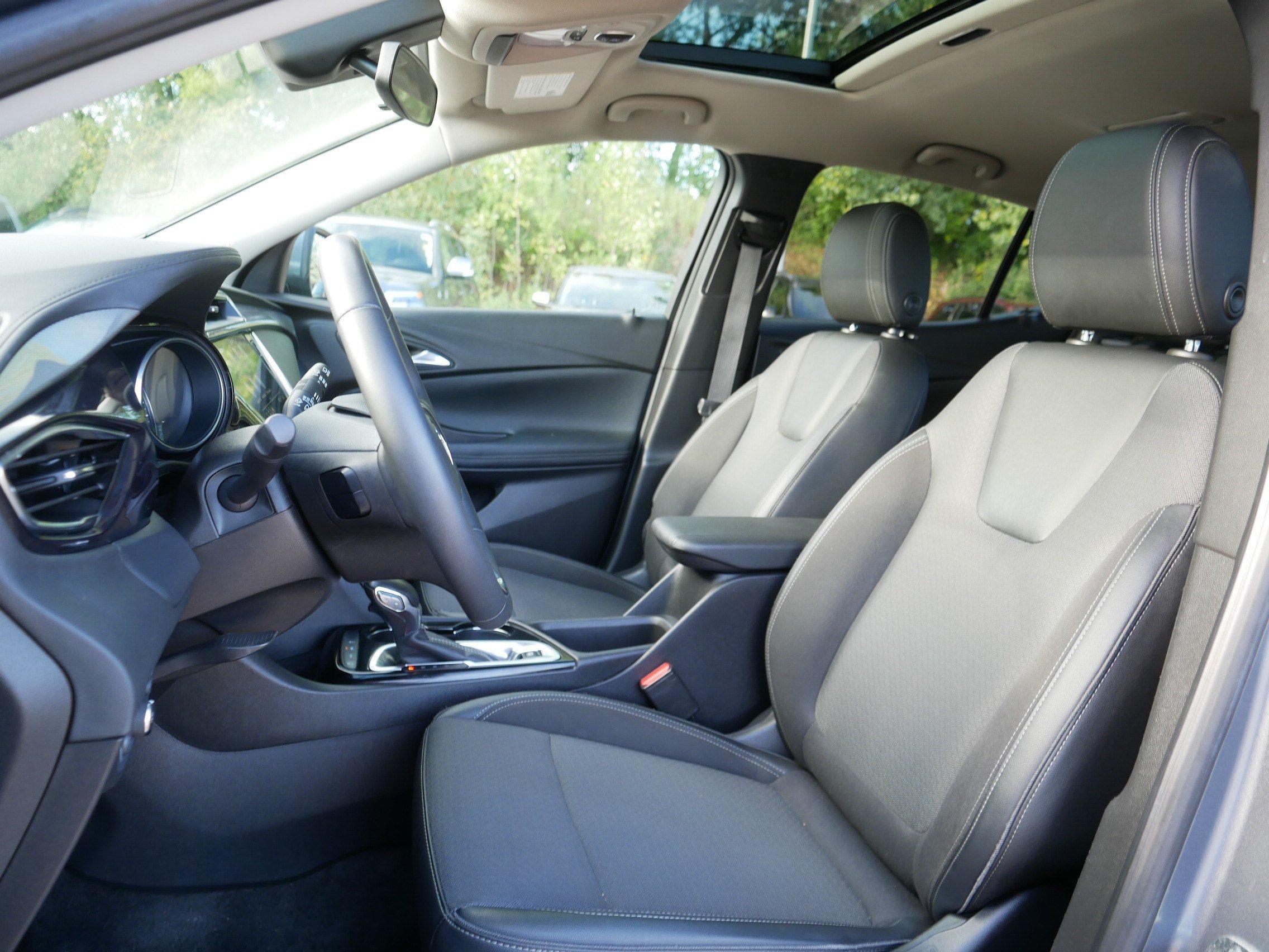 Used 2022 Buick Encore GX Preferred w/ Cold Weather Comfort Package AWD/4WD image 34