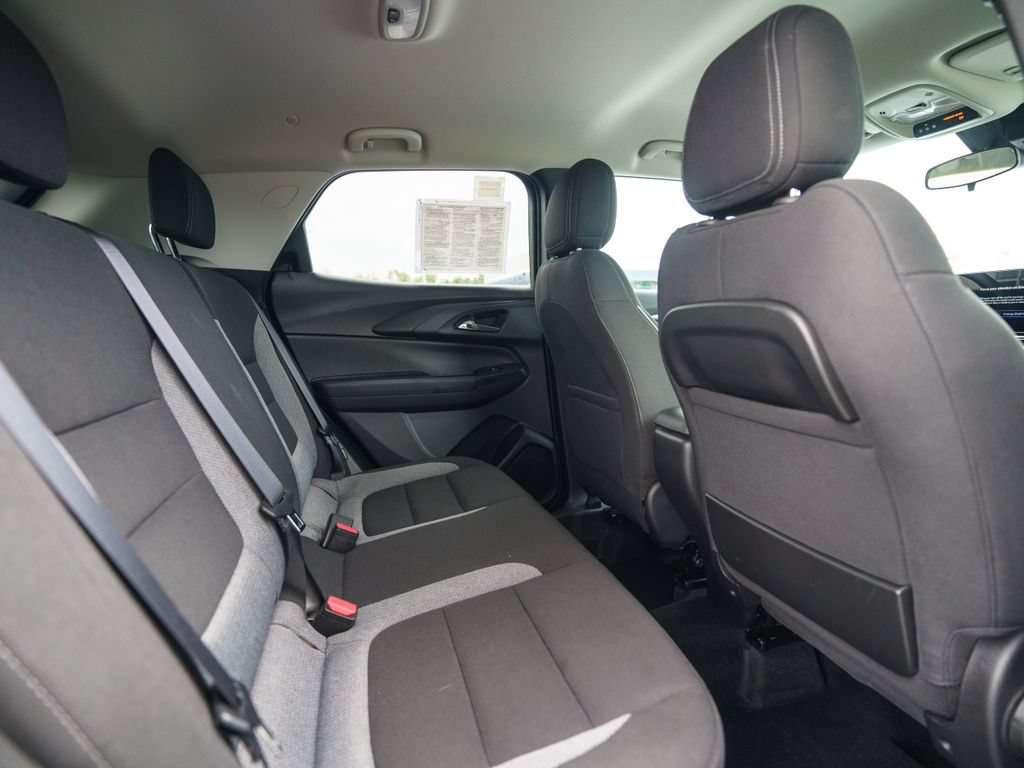 Used 2024 Chevrolet TrailBlazer LT w/ LT Cold Weather Package AWD/4WD image 33