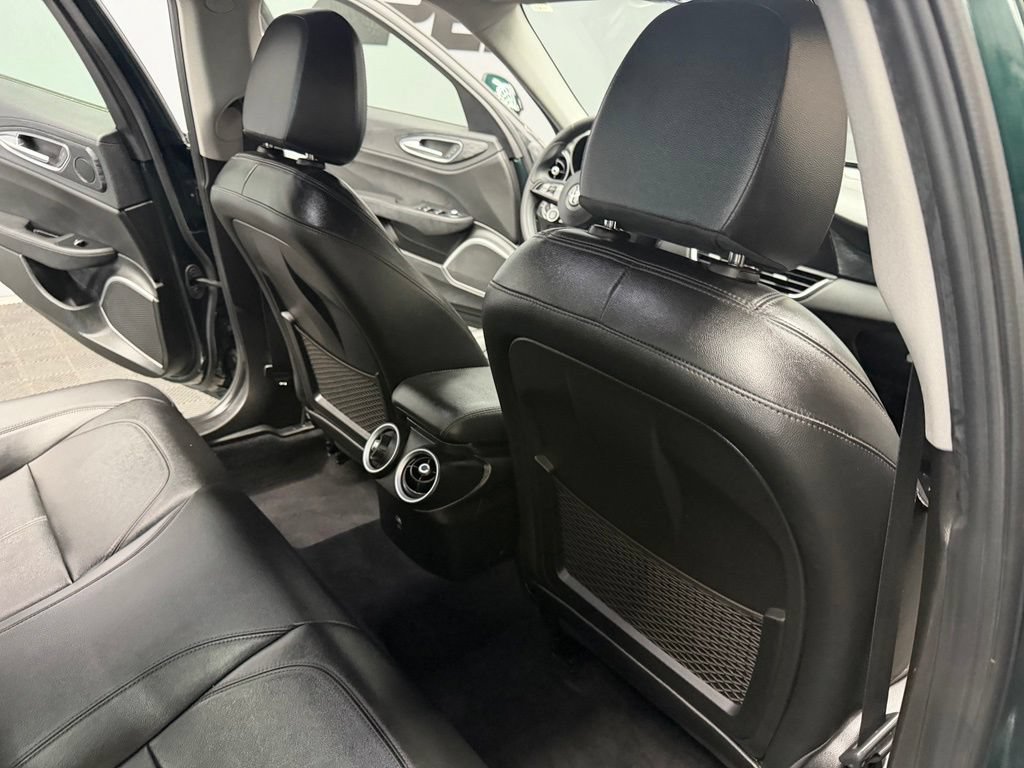Used 2020 Alfa Romeo Giulia RWD image 43
