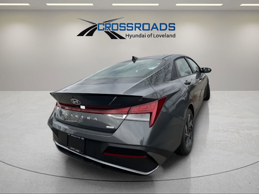 Used 2025 Hyundai Elantra SEL image 3