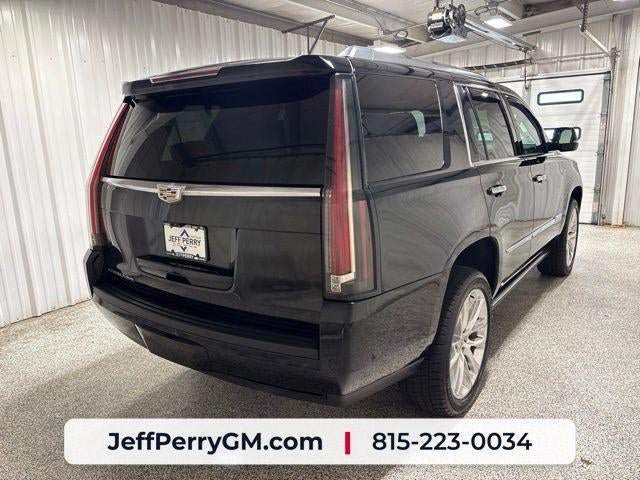 Used 2020 Cadillac Escalade Premium Luxury AWD/4WD image 3