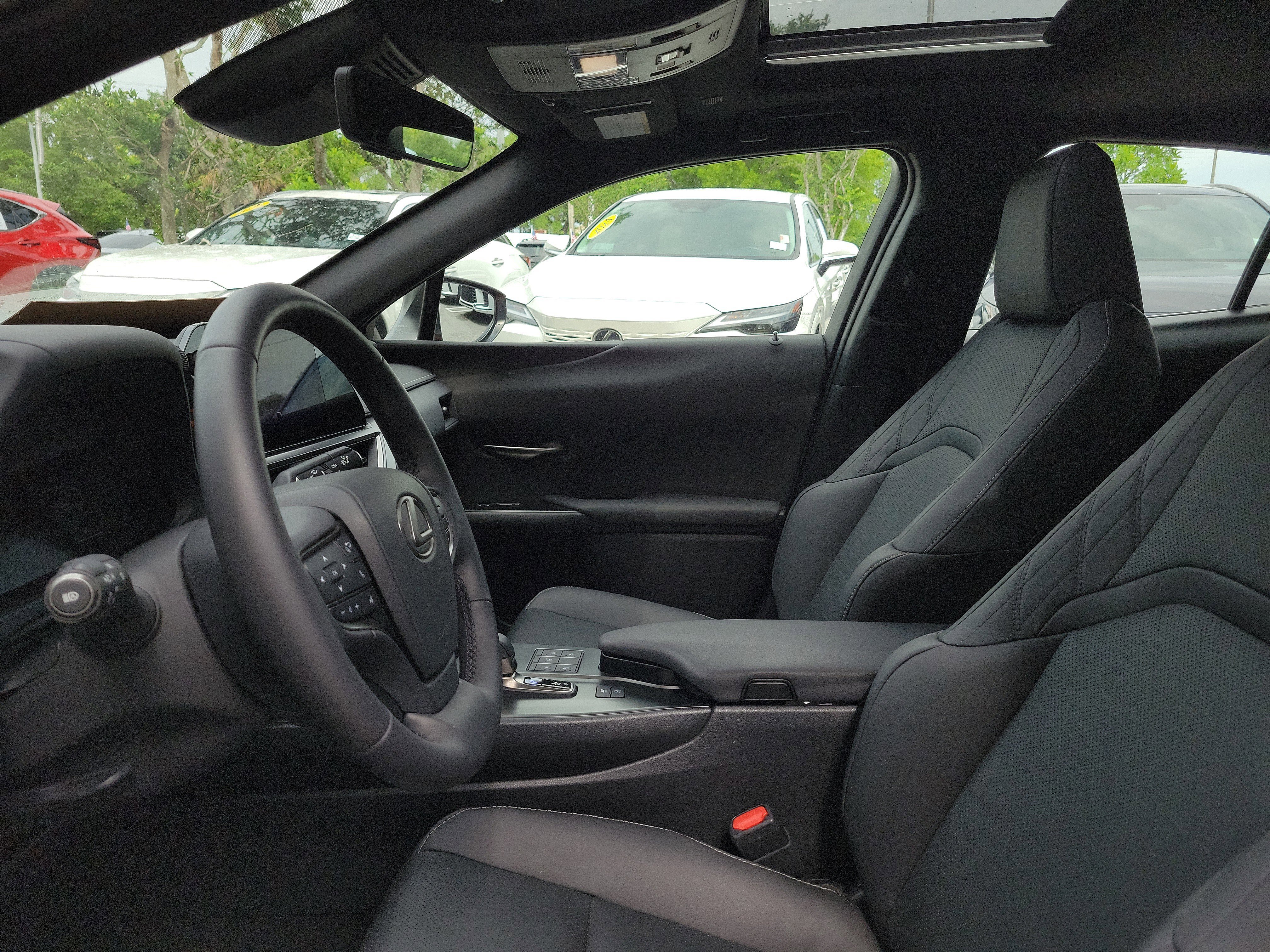 Used 2025 Lexus UX 300h FWD image 22