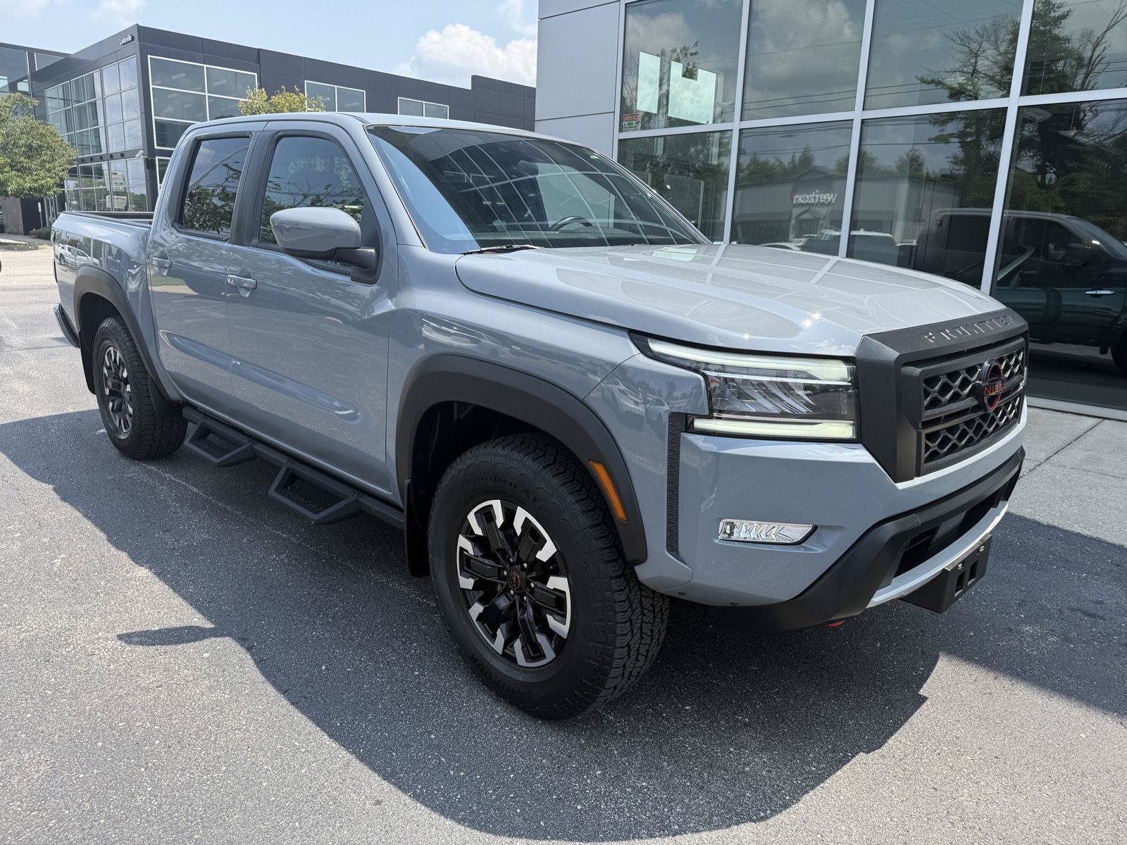 Used 2024 Nissan Frontier PRO-4X w/ Technology Package AWD/4WD image 12