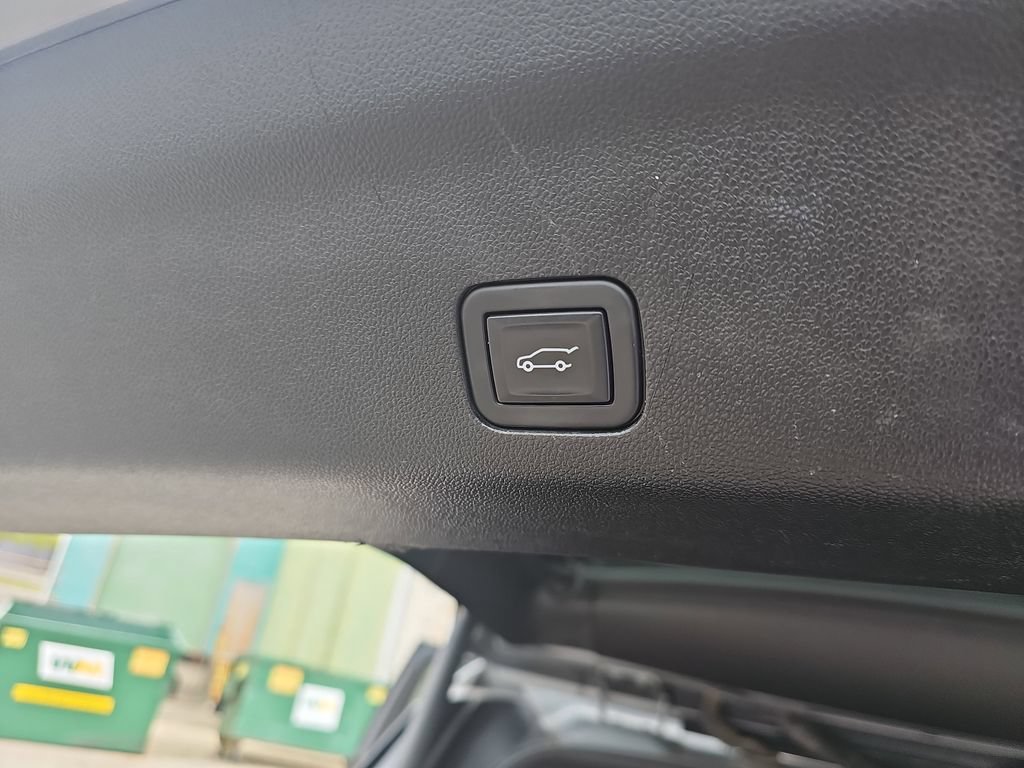 Certified 2023 GMC Yukon XL SLT AWD/4WD image 18