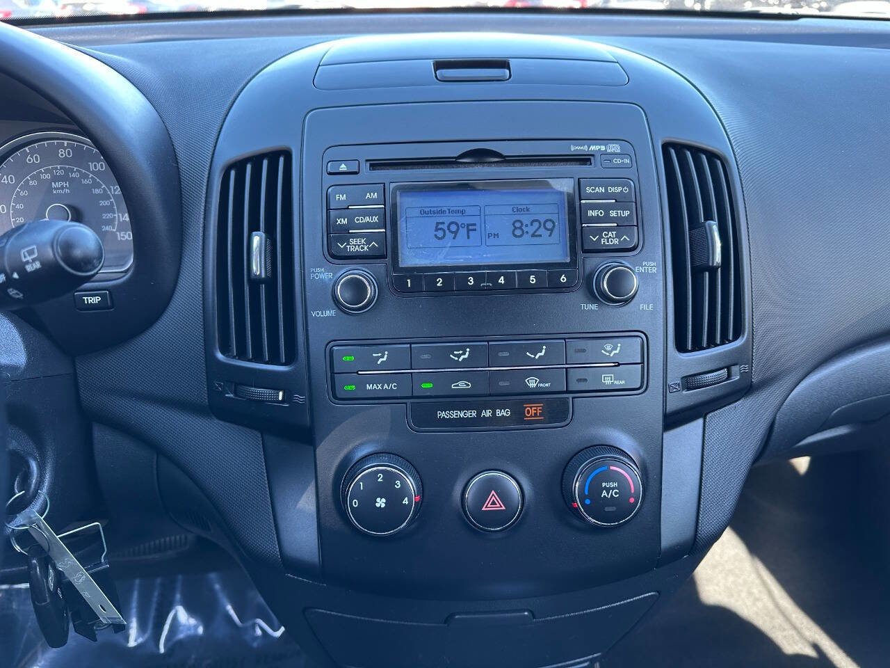 Used 2010 Hyundai Elantra SE image 38