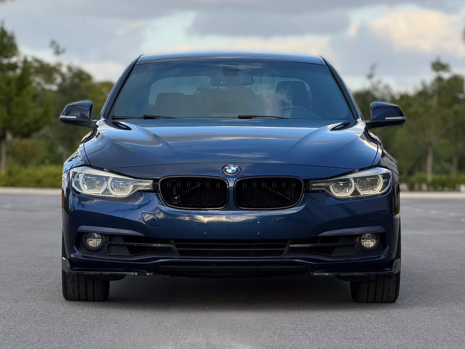 Used 2018 BMW 330i xDrive Sedan AWD/4WD image 3