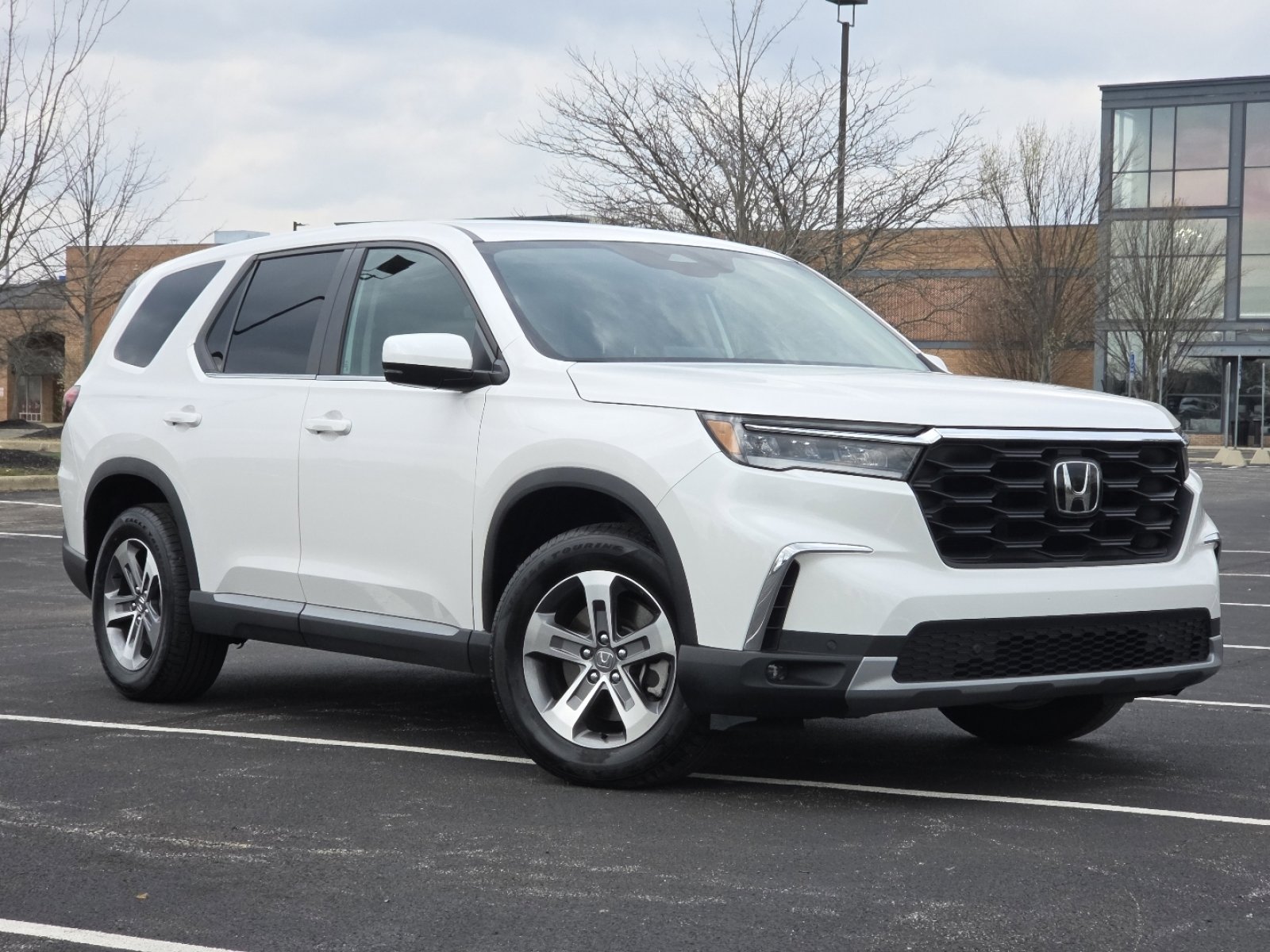 Certified 2025 Honda Pilot EX-L image 2