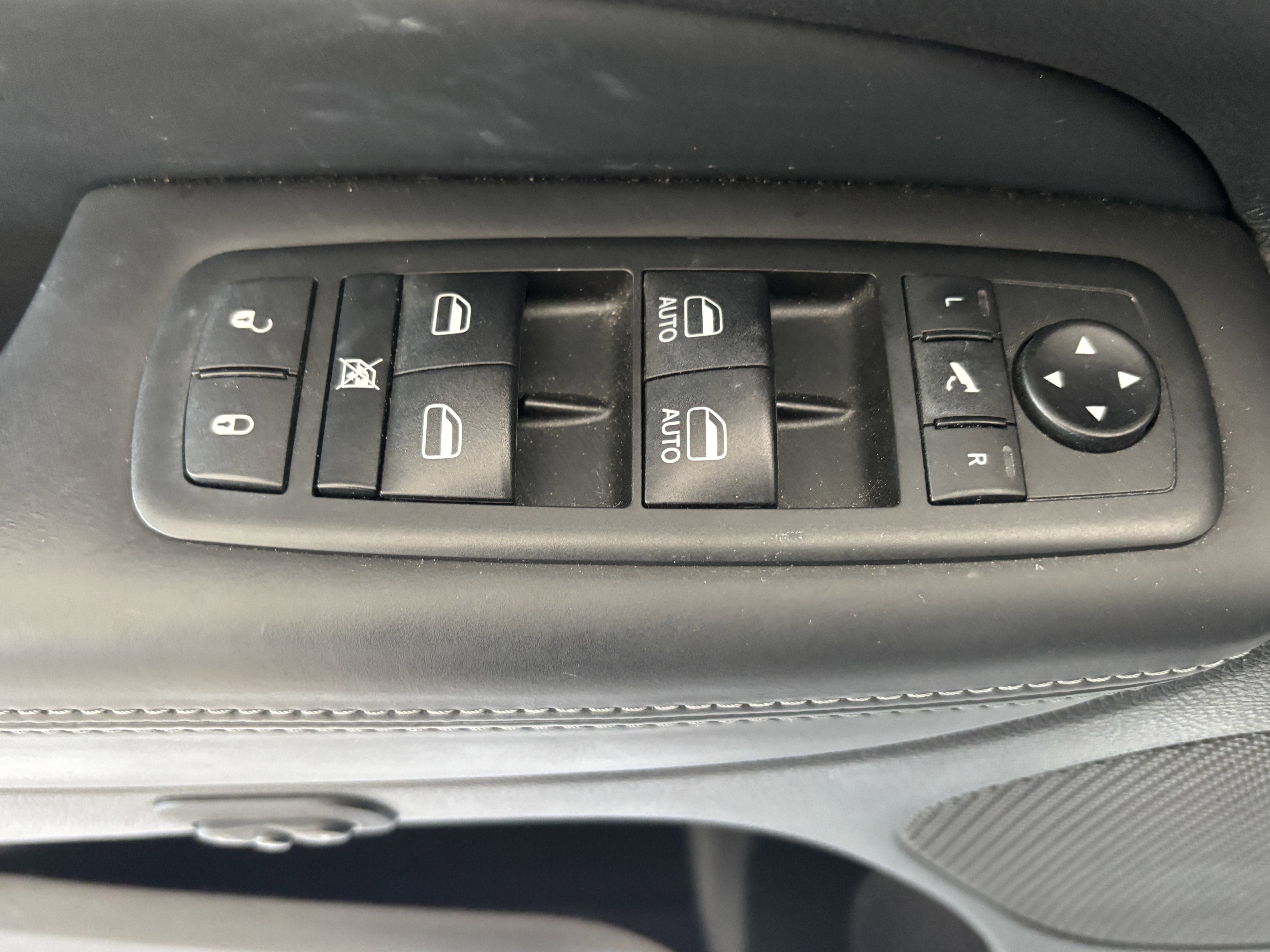 Used 2020 Jeep Grand Cherokee Overland image 7