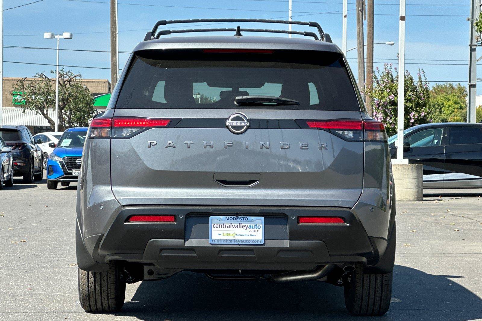 New 2026 Nissan Pathfinder SV w/ Cargo Package FWD image 4