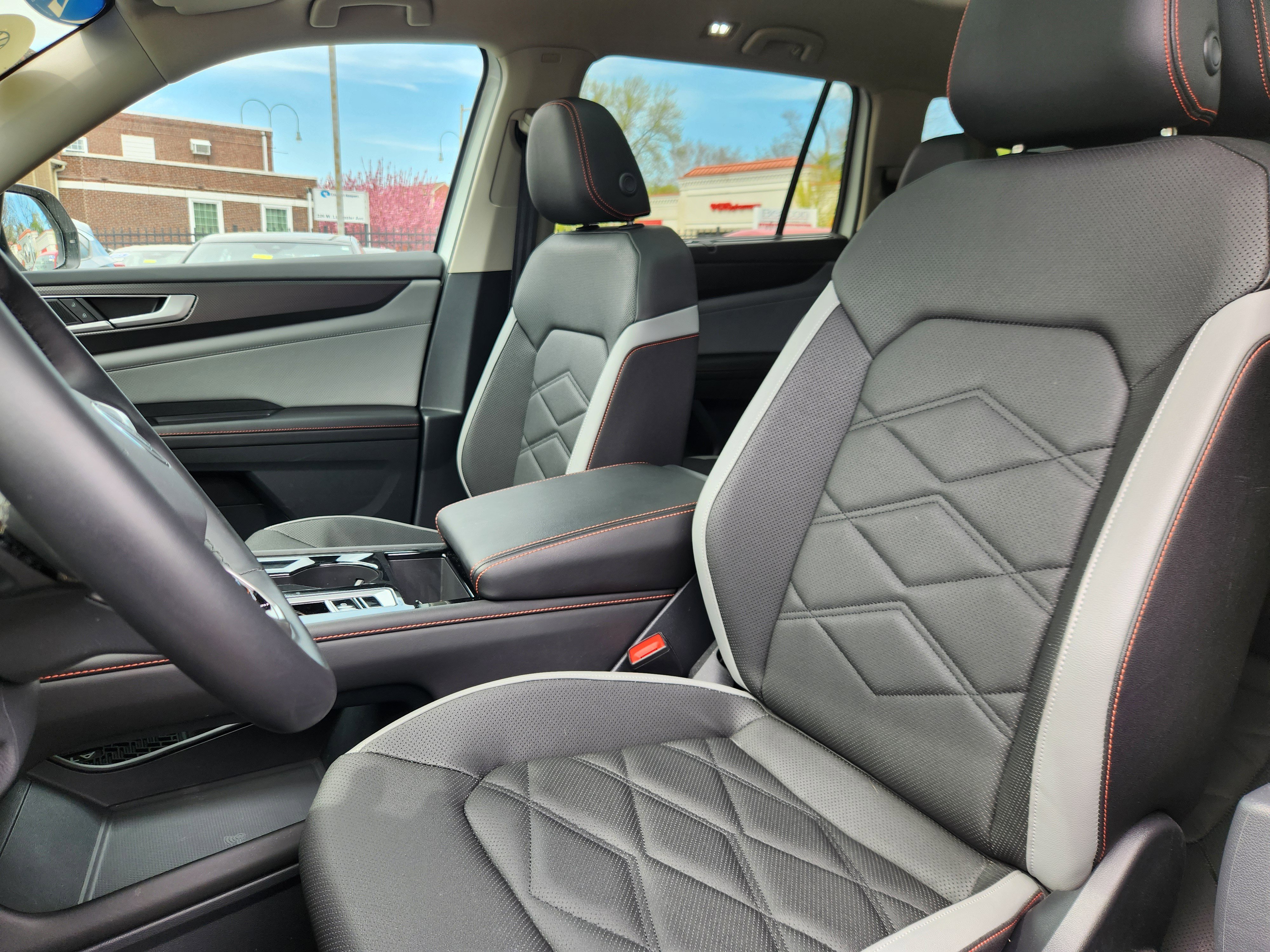 Certified 2025 Volkswagen Atlas Peak Edition SE image 7